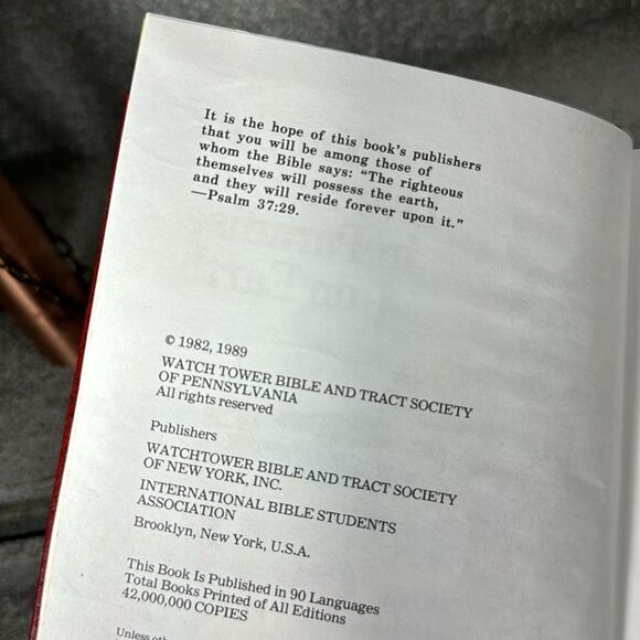 You Can Live Forever in Paradise on Earth, Watchtower Hardcover Bible 1982 - Picture 5 of 6